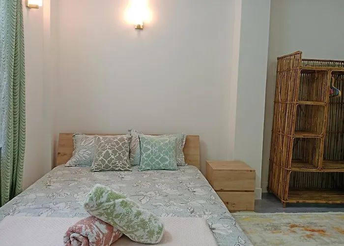 Stupas, Temples And Coffee 2br Flat In Apartment Kathmandu